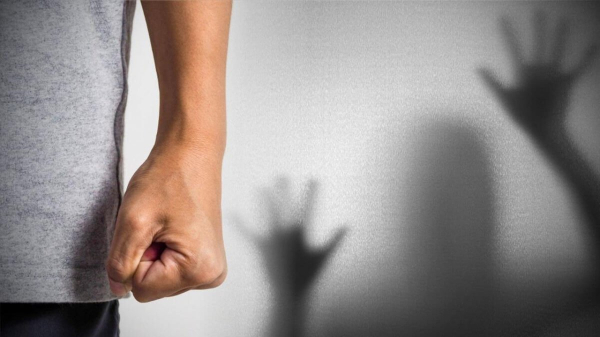 Сломал челюсть экс-супруге в Алматы: подозреваемый задержан