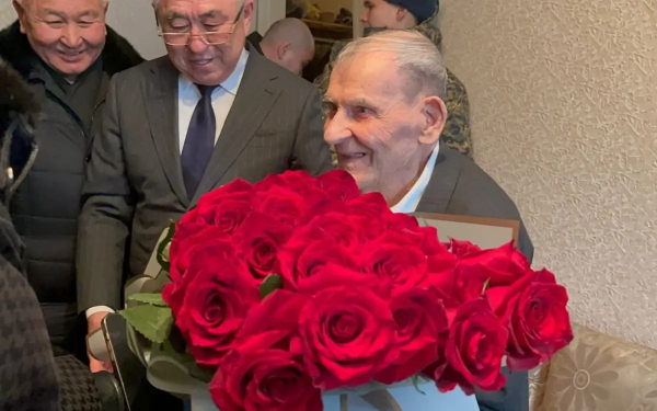 99 лет доблести и чести: Василия Макиенко поздравили с юбилеем