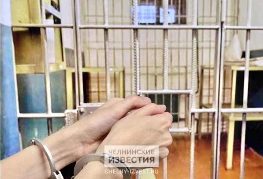 В Челнах у продавца магазина похитили 82 тысячи рублей