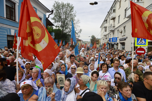 В Казани прошел крестный ход с Казанской иконой Божией Матери