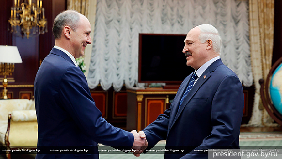 Водитель перевернувшейся на Байкале аэролодки погиб