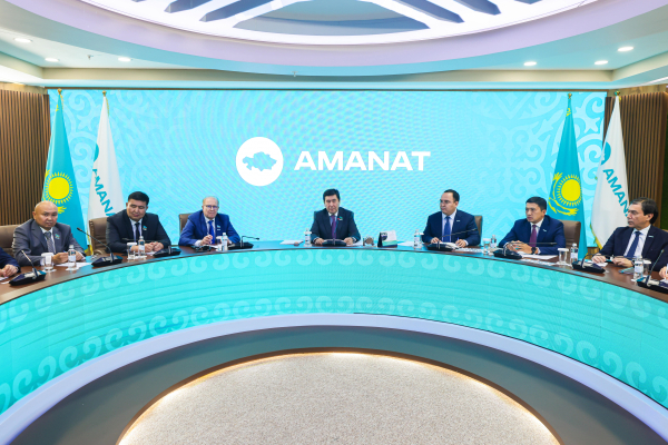 Партия AMANAT выступила в поддержку Послания Президента