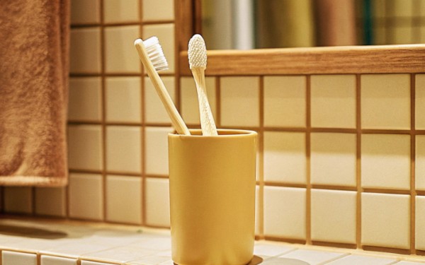 Почему после простуды нужно менять зубную щетку