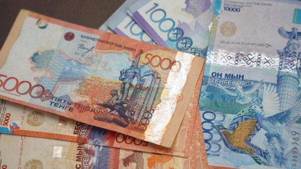 Спецвыплаты с 55 лет введут для работающих на вредных производствах казахстанцев, заявил Токаев