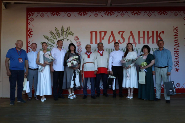 &laquo;Сябры&raquo;, венки и гастроулица: в Зеленодольске открылся праздник Ивана Купалы