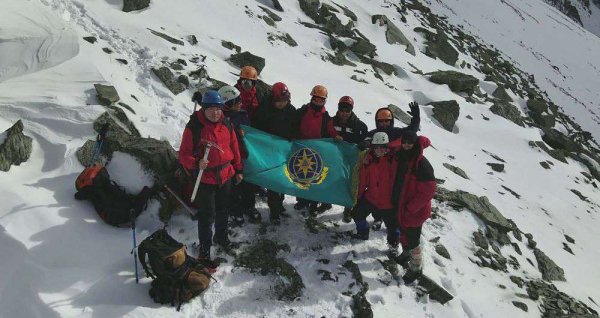 Прошли тропою снежных барсов