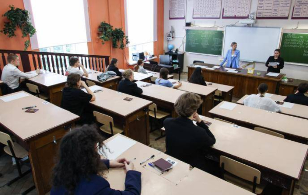 С 2027 года российские девятиклассники начнут сдавать устный экзамен по истории