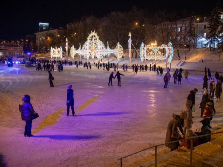 Каток в парке &laquo;Черное озеро&raquo; перешел на весенний режим работы