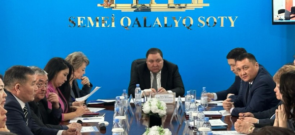 Проблемные вопросы по защите прав детей при рассмотрении брачно-семейных споров обсудили в Семее