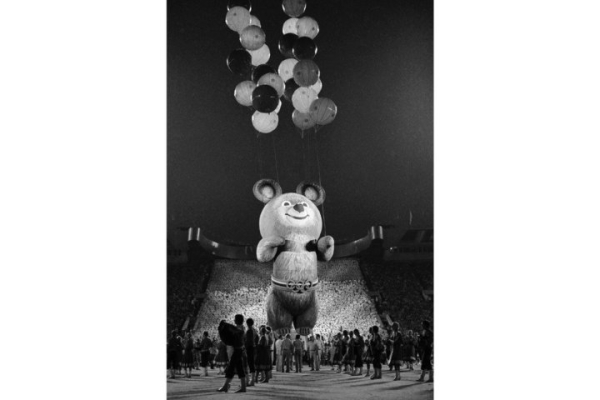 Олимпийский мишка 1980 года стал талисманом сборной на Играх-2026