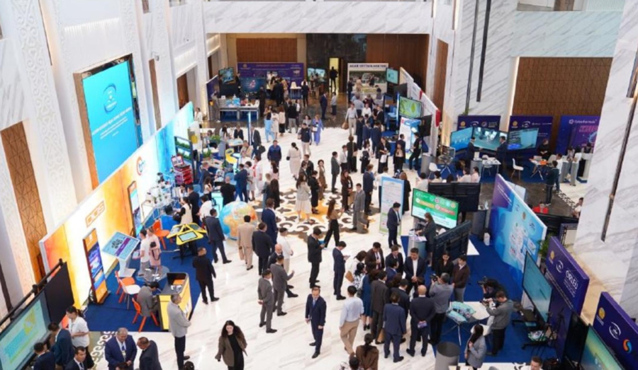 В Алматы презентовали «умные» школы и ИИ-продукты для учителей