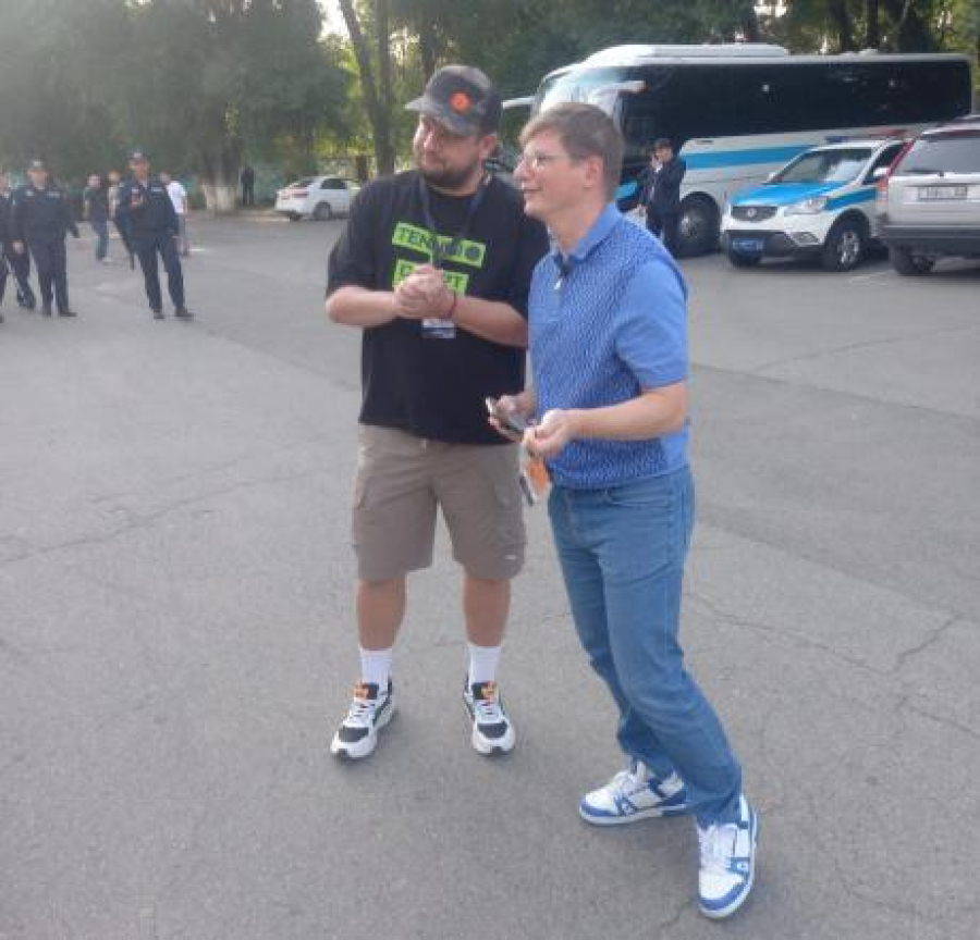 Аршавин вновь заключил пари со спортивным комментатором Петром Воликовым