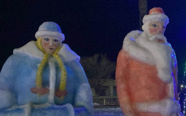 Фигуры Деда Мороза и Снегурочки демонтируют из-за критики