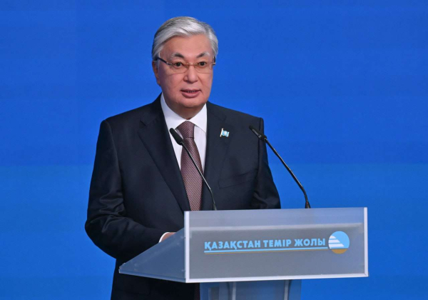 Токаев посетил Инновационный центр АО «НК «КТЖ»