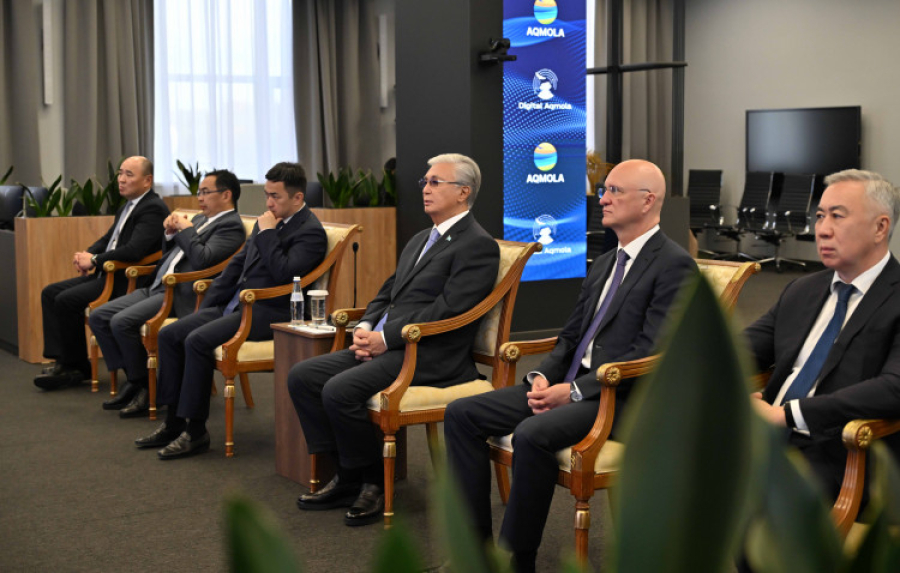 Токаев посетил центр Digital Aqmola в Акмолинской области
