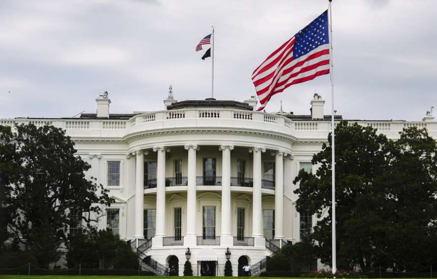 Правительство США частично прекращает работу