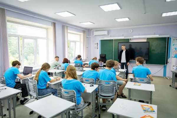 FESCO и &laquo;Сириус. Приморье&raquo; провели для школьников Приморья профильные смены по техническим специальностям